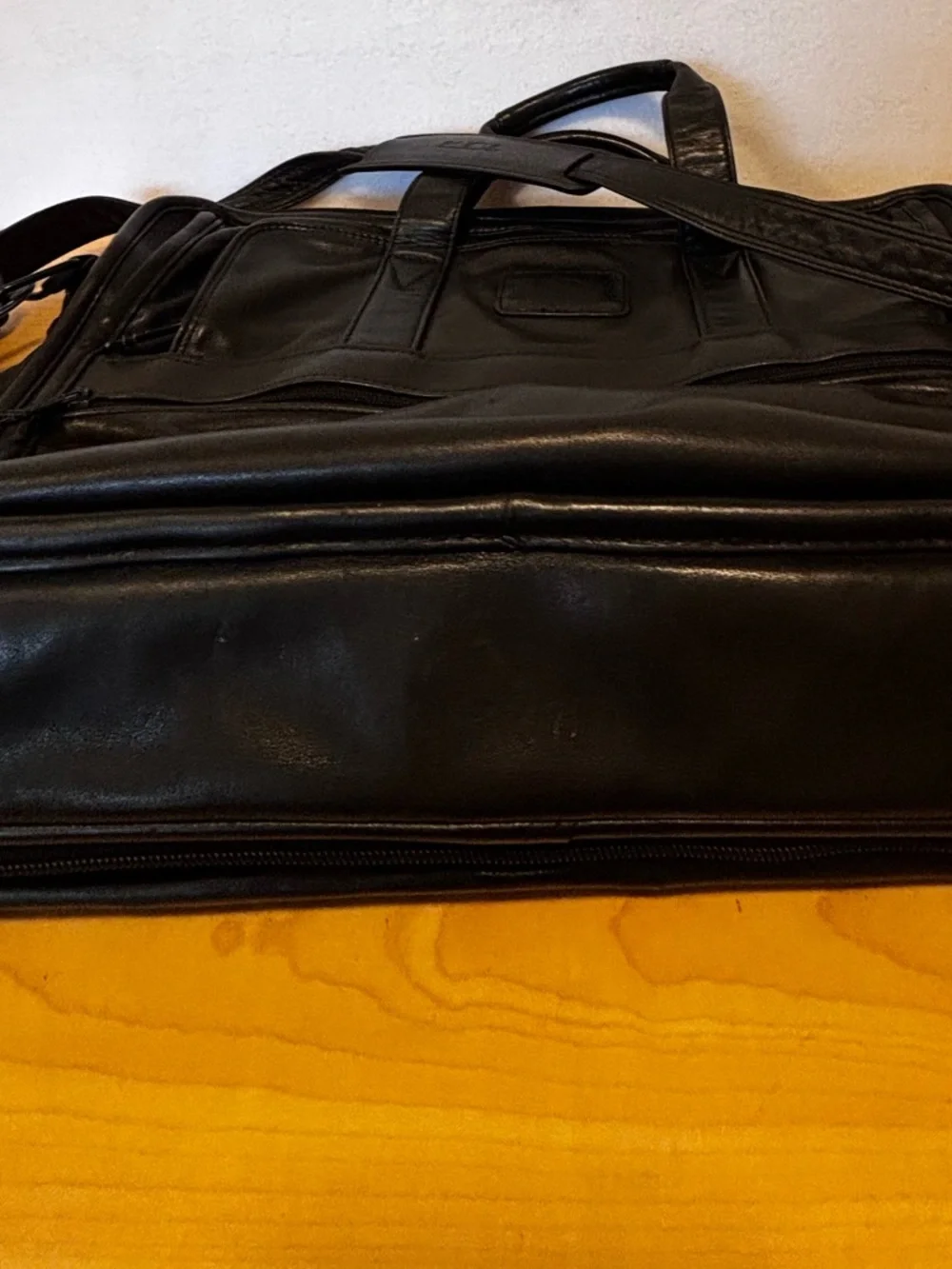 TUMI Black Leather Laptop Briefcase Expandable Work Travel Bag 16” - Picture 8 of 12